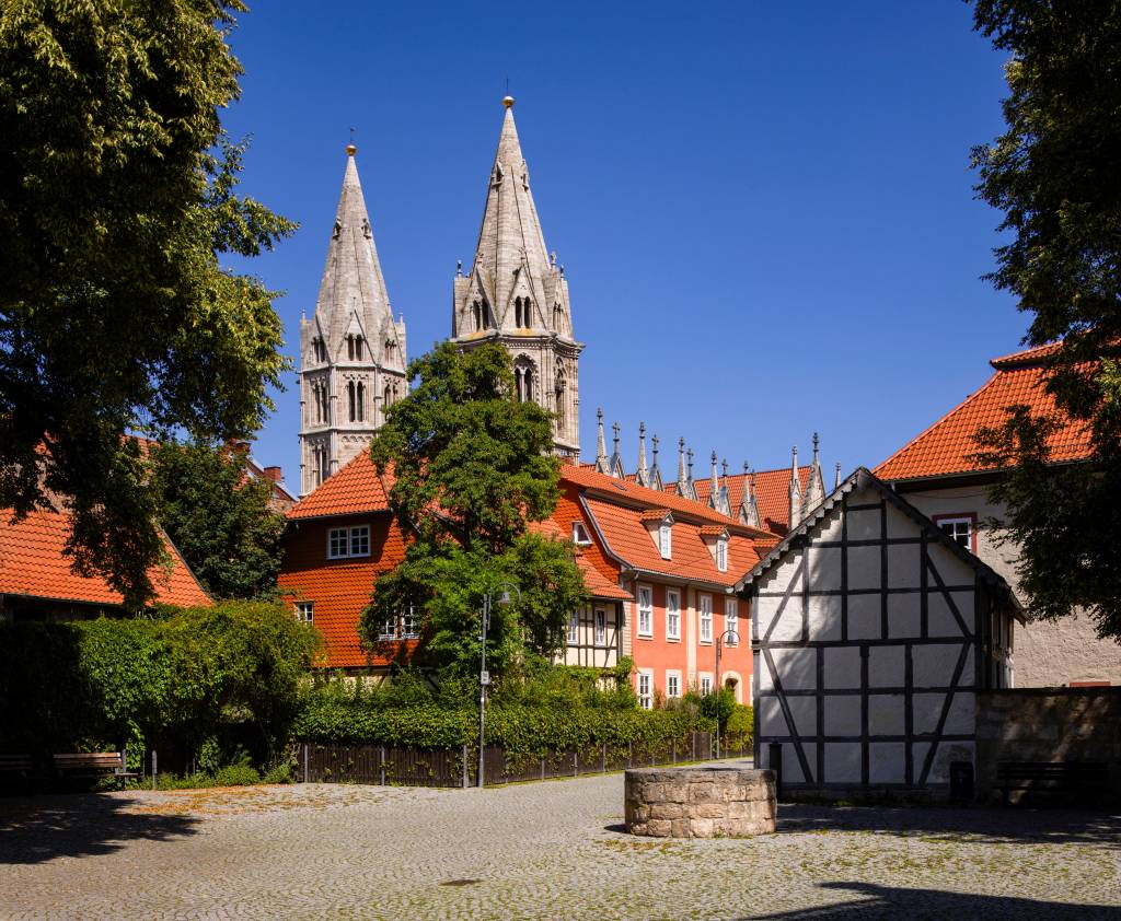 Die Divi-Blasii-Kirche am Untermarkt der Stadt Mühlhausen in Thüringen. 