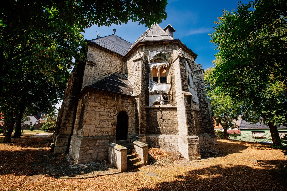 Die Kirche in Thüringen drohte teilweise abzusacken. Nach der Renovierung fehlte dann plötzlich ein wichtiger Teil. (Archivbild)